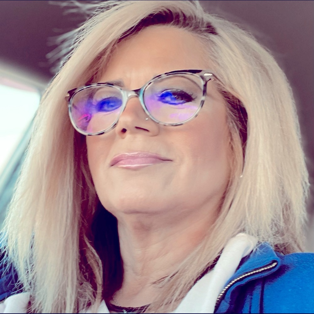 Meet your Posher, Linda